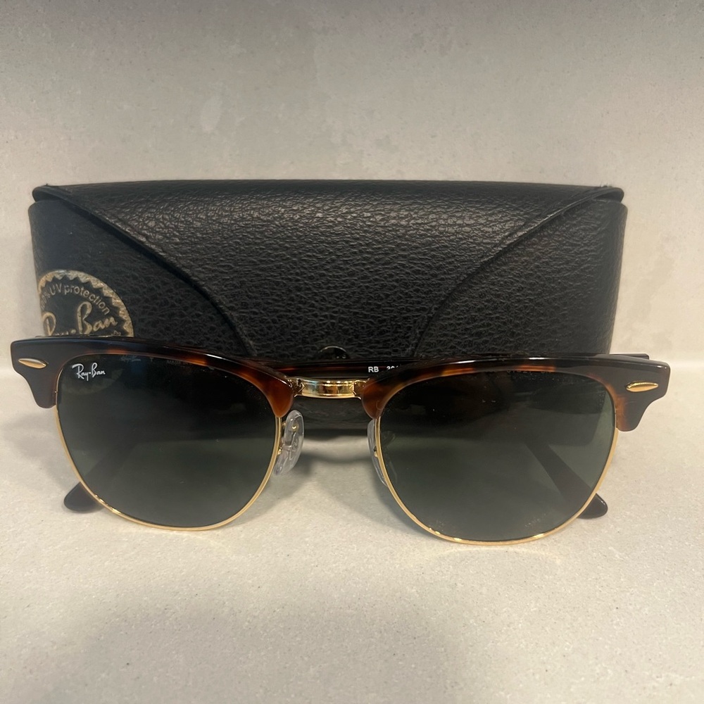 Ray-Ban Tortoise and Gold Clubmaster Sunglasses with Black Case